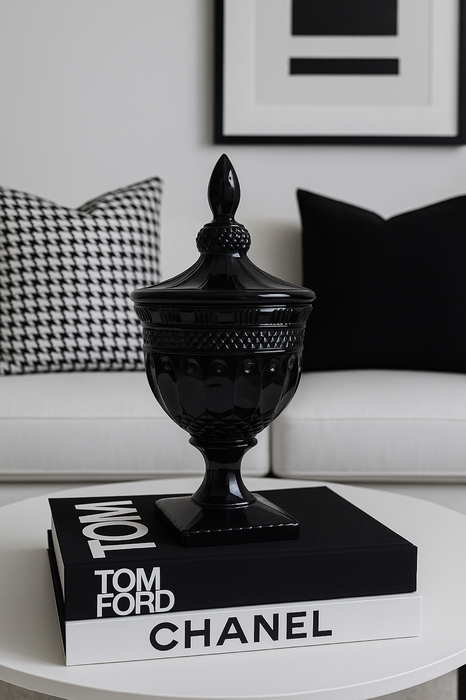 Her Majesty Black Jar
